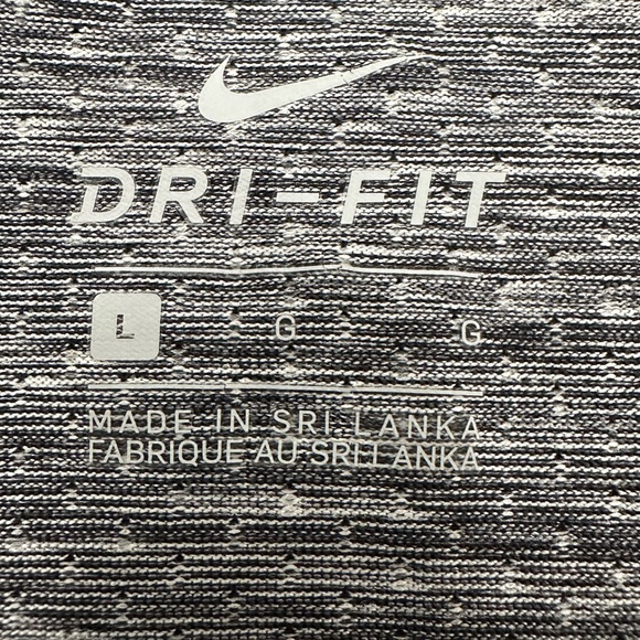 Nike DRI FIT Large Long Sleeve Running Workout Walking Shirt Top Reflective - Picture 12 of 15